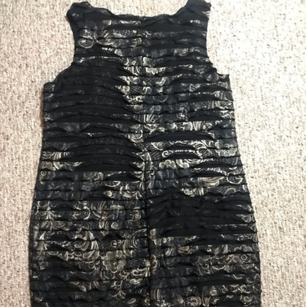 Frank Lyman Design sleeveless dress